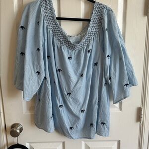 Crown & Ivy blue stripped elephant 🐘 shirt